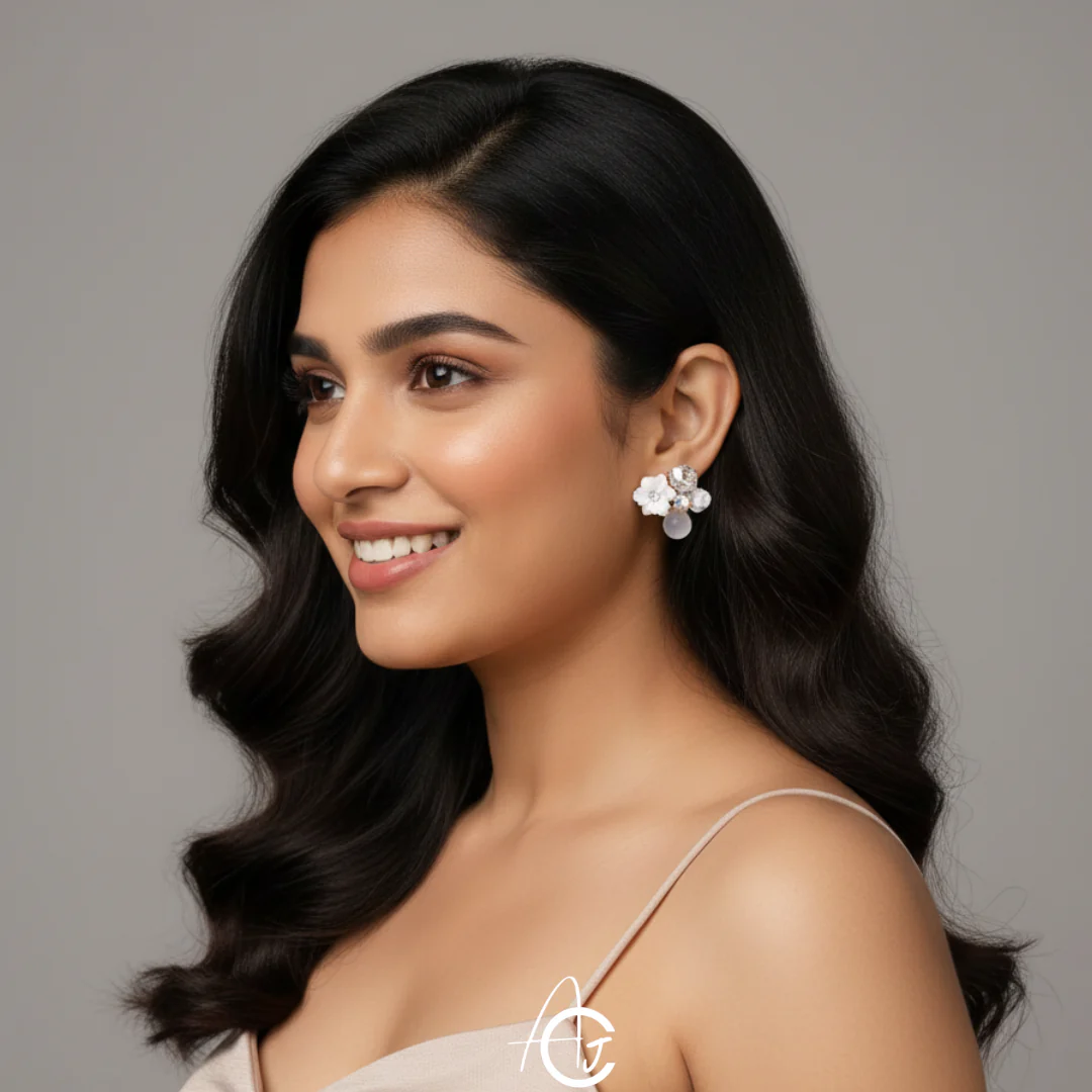 Flower White Earrings - Image 2