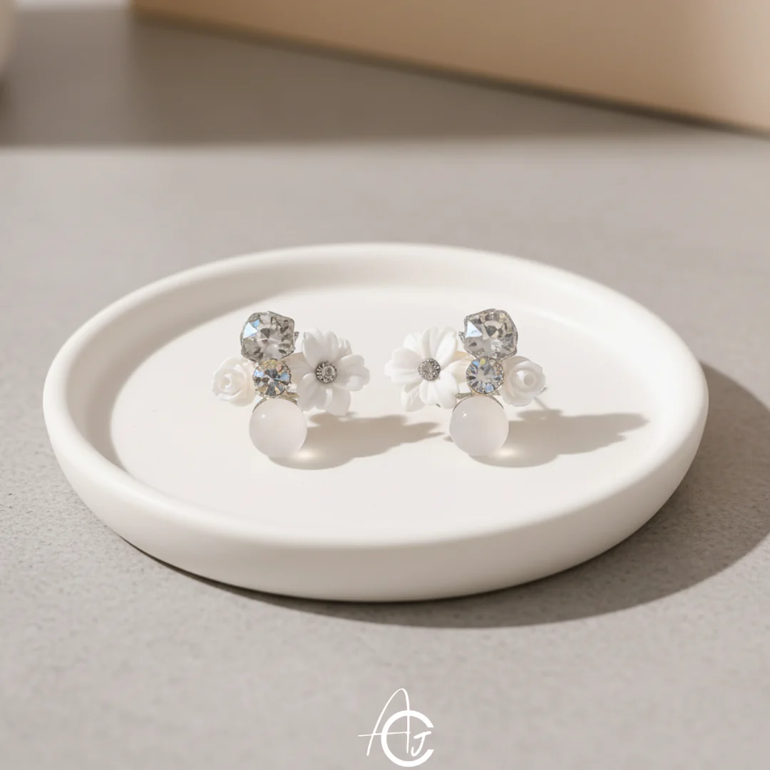 Flower White Earrings - Image 5