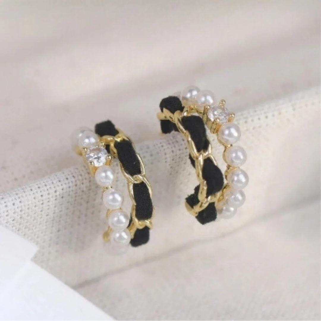 Pretty Pearl Hoop Earrings - Image 6